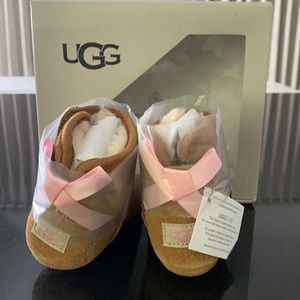 BRAND NEW AUTHENTIC UGG BABY JESSE BOW 2 SZ 0/1